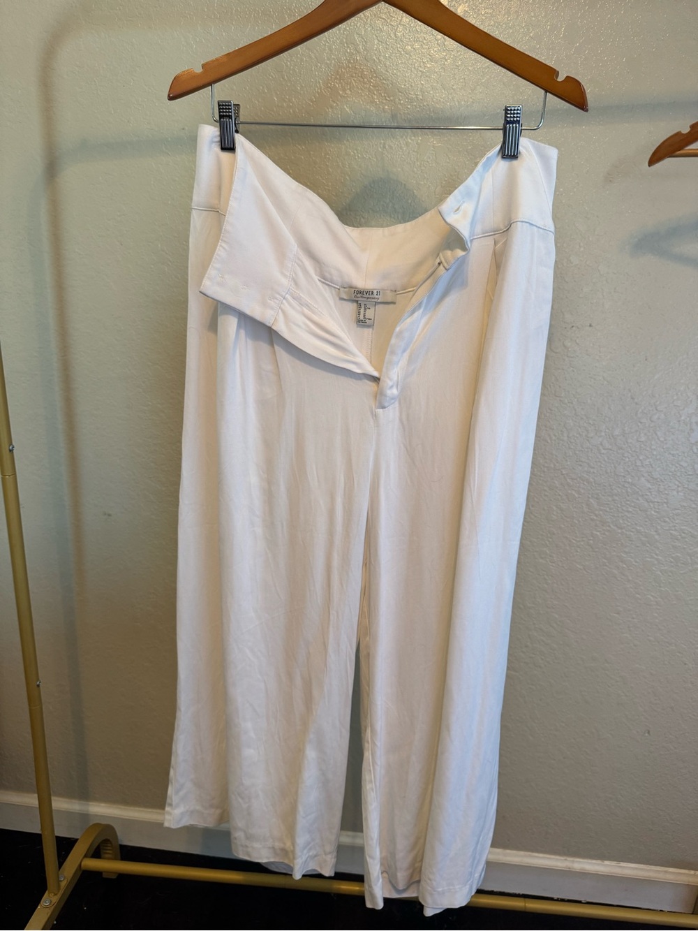 F21 Dressy Capri Guachos